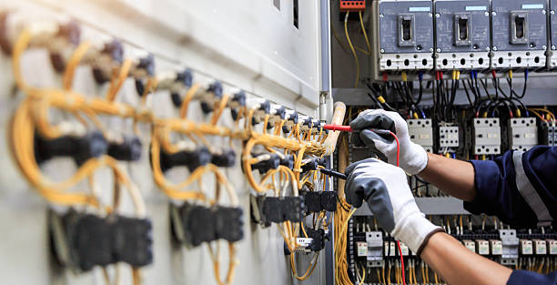 Professional Electrician technician working in Colorado City, CO